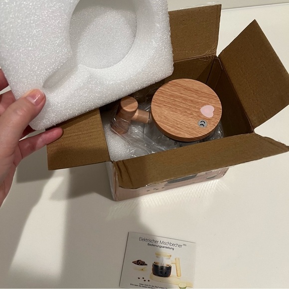 Portable self-stirring glass Mug, 13.5 oz ,New in Box. Batteries included - Picture 9 of 13